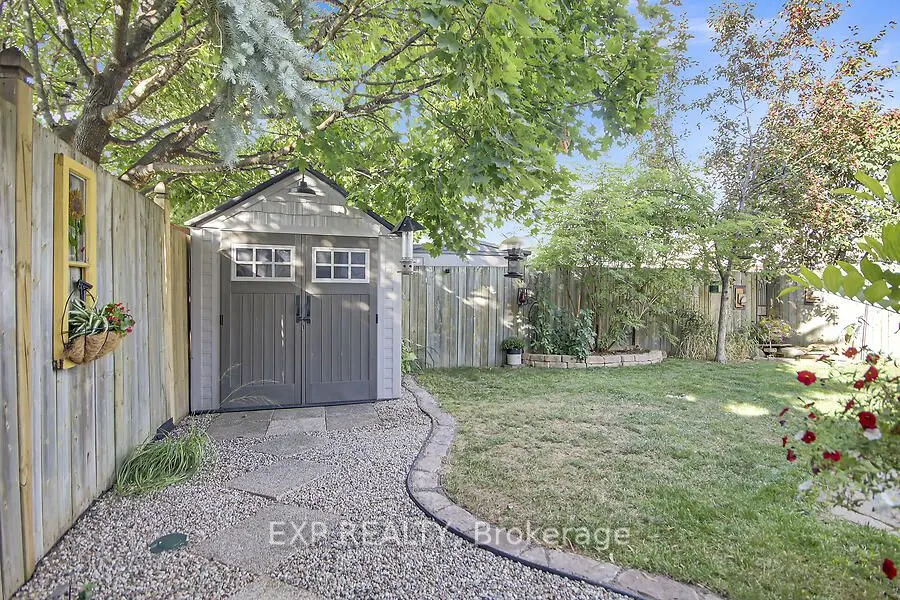 48 Deighton Crescent