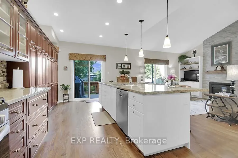 48 Deighton Crescent