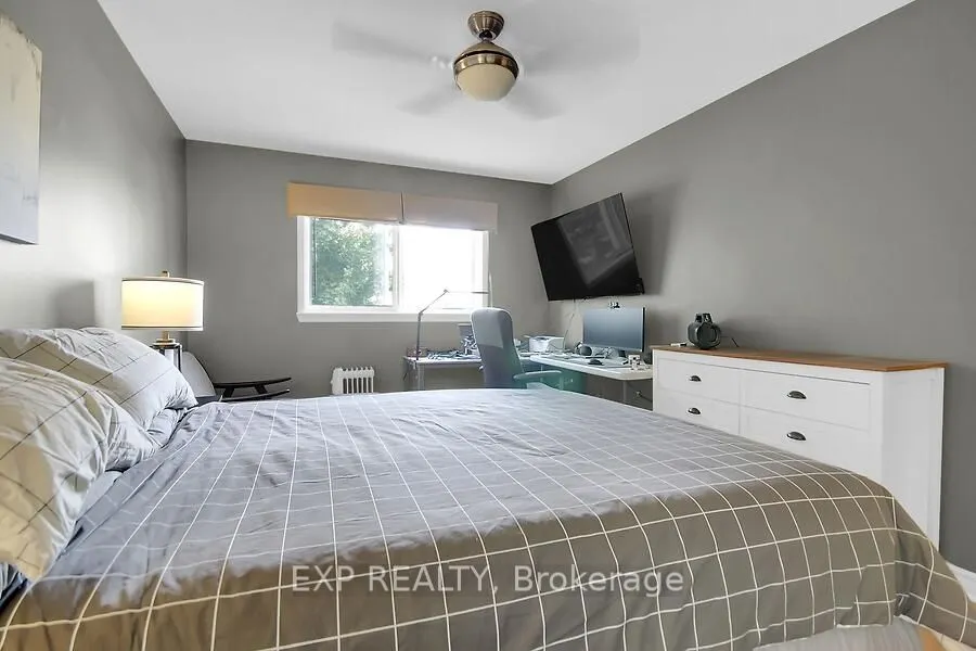 48 Deighton Crescent