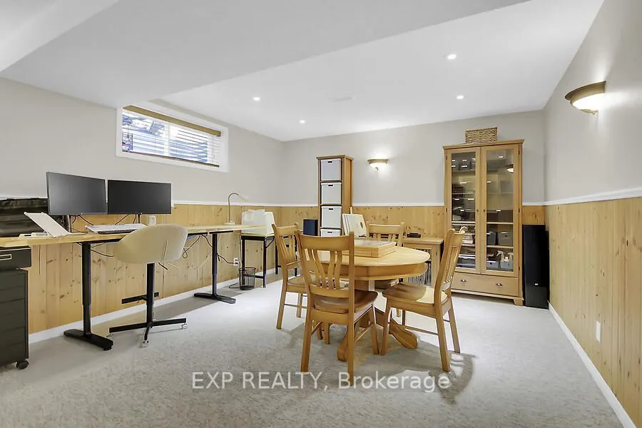 48 Deighton Crescent