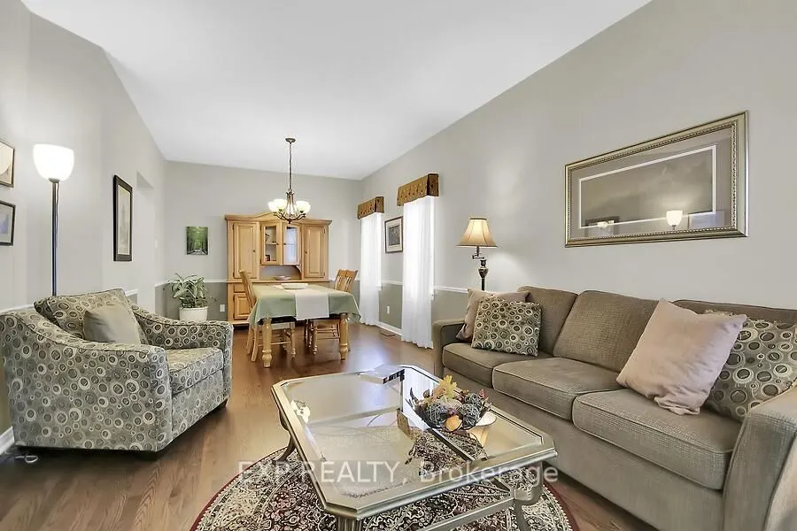 48 Deighton Crescent