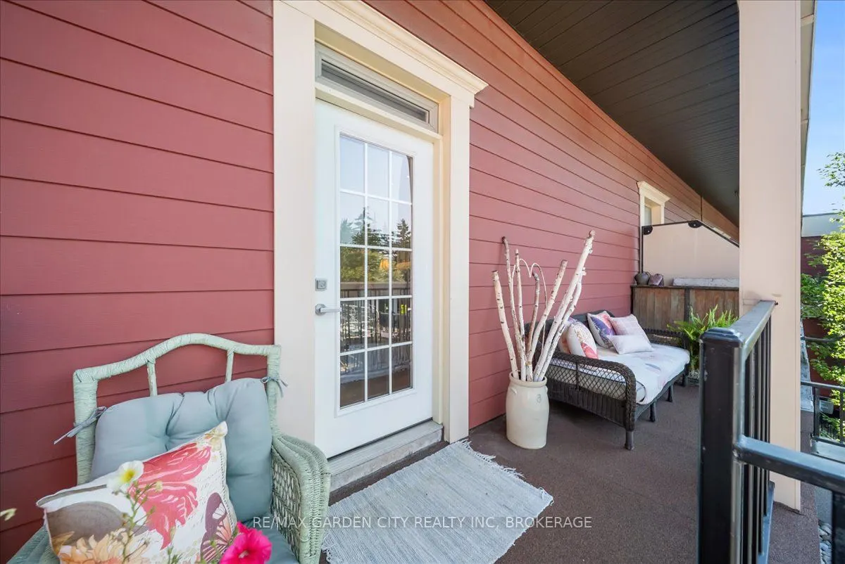 3710 MAIN Street, #201