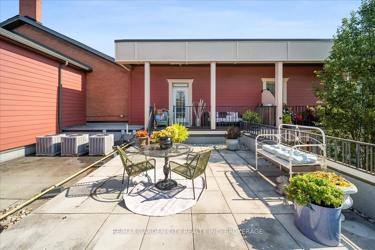 3710 MAIN Street, #201