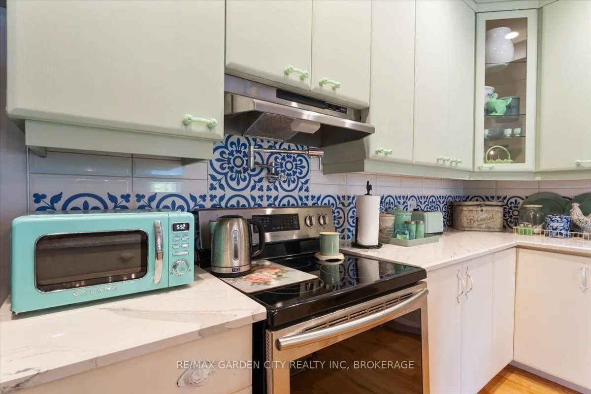 3710 MAIN Street, #201