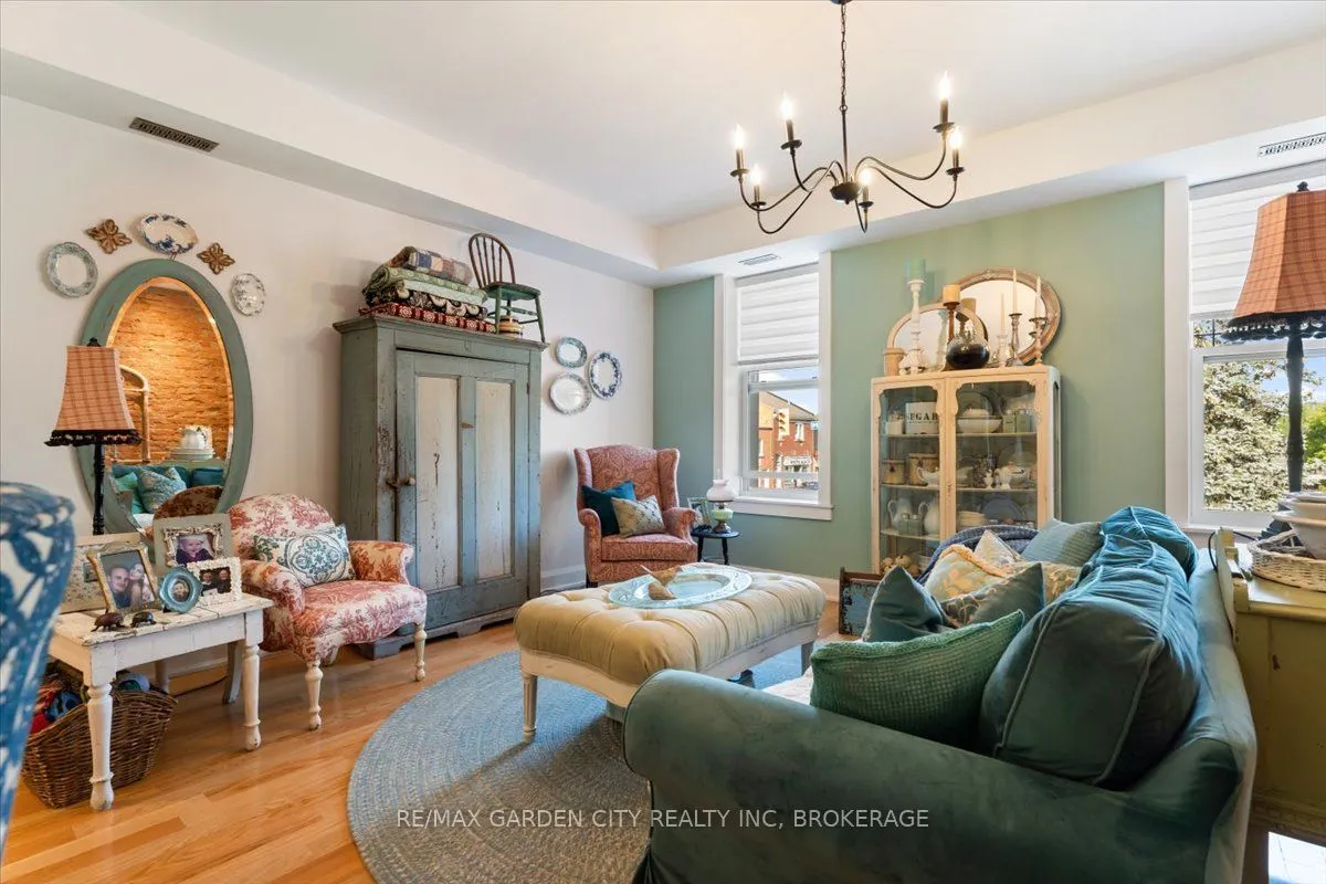 3710 MAIN Street, #201