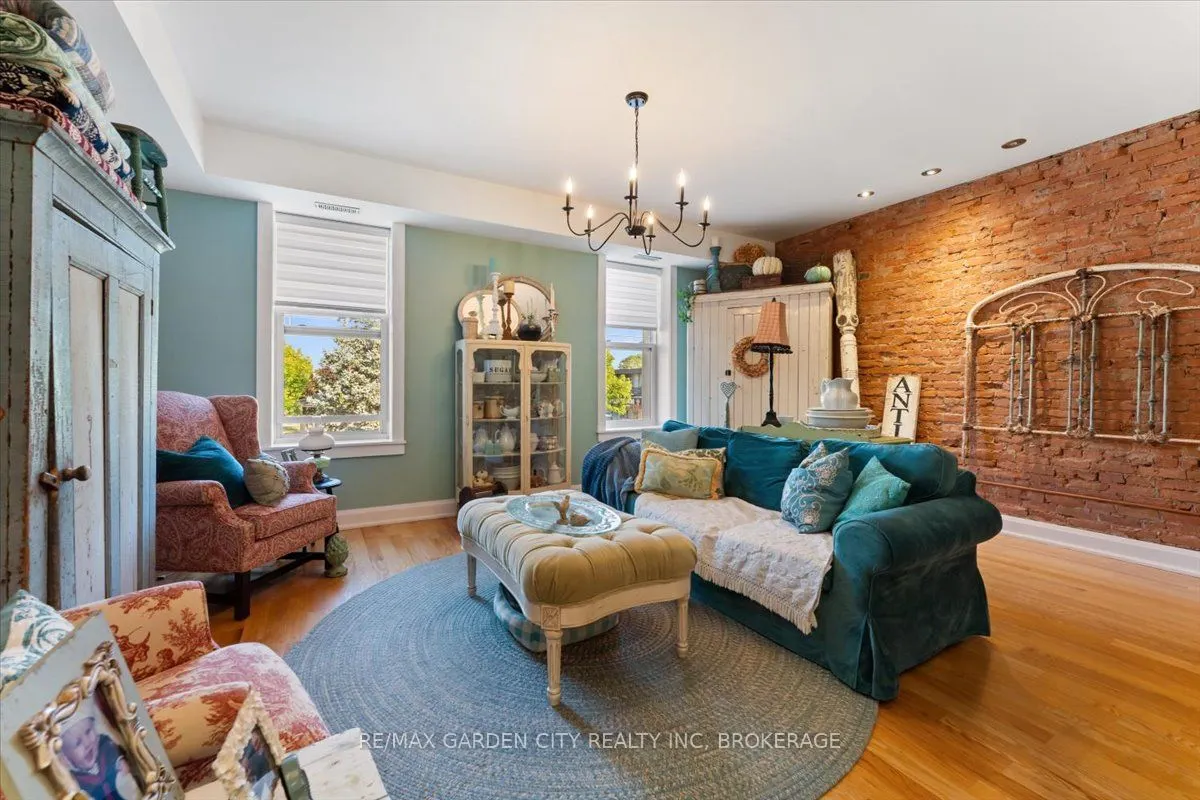 3710 MAIN Street, #201