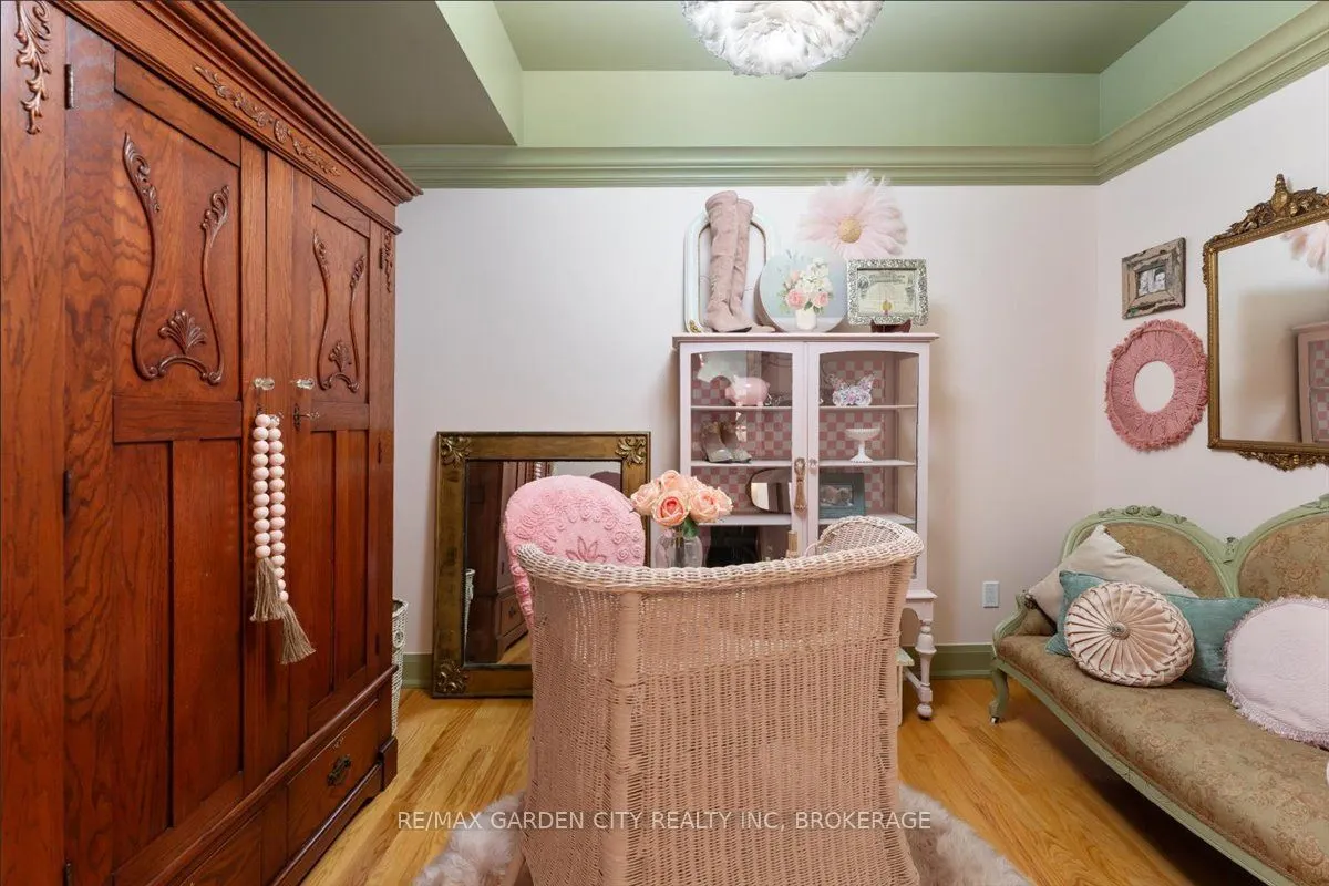 3710 MAIN Street, #201