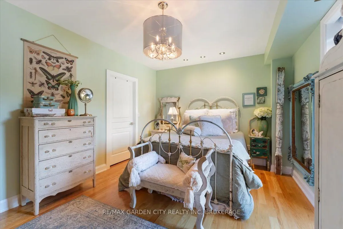 3710 MAIN Street, #201