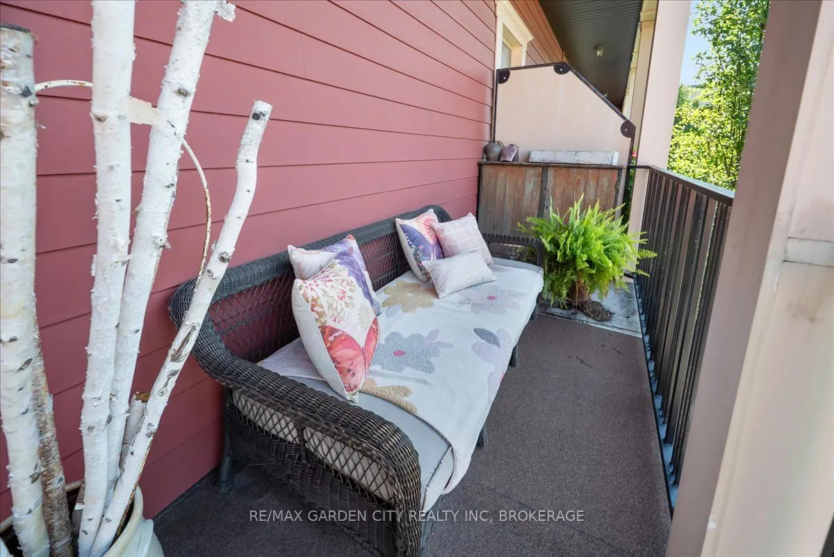 3710 MAIN Street, #201