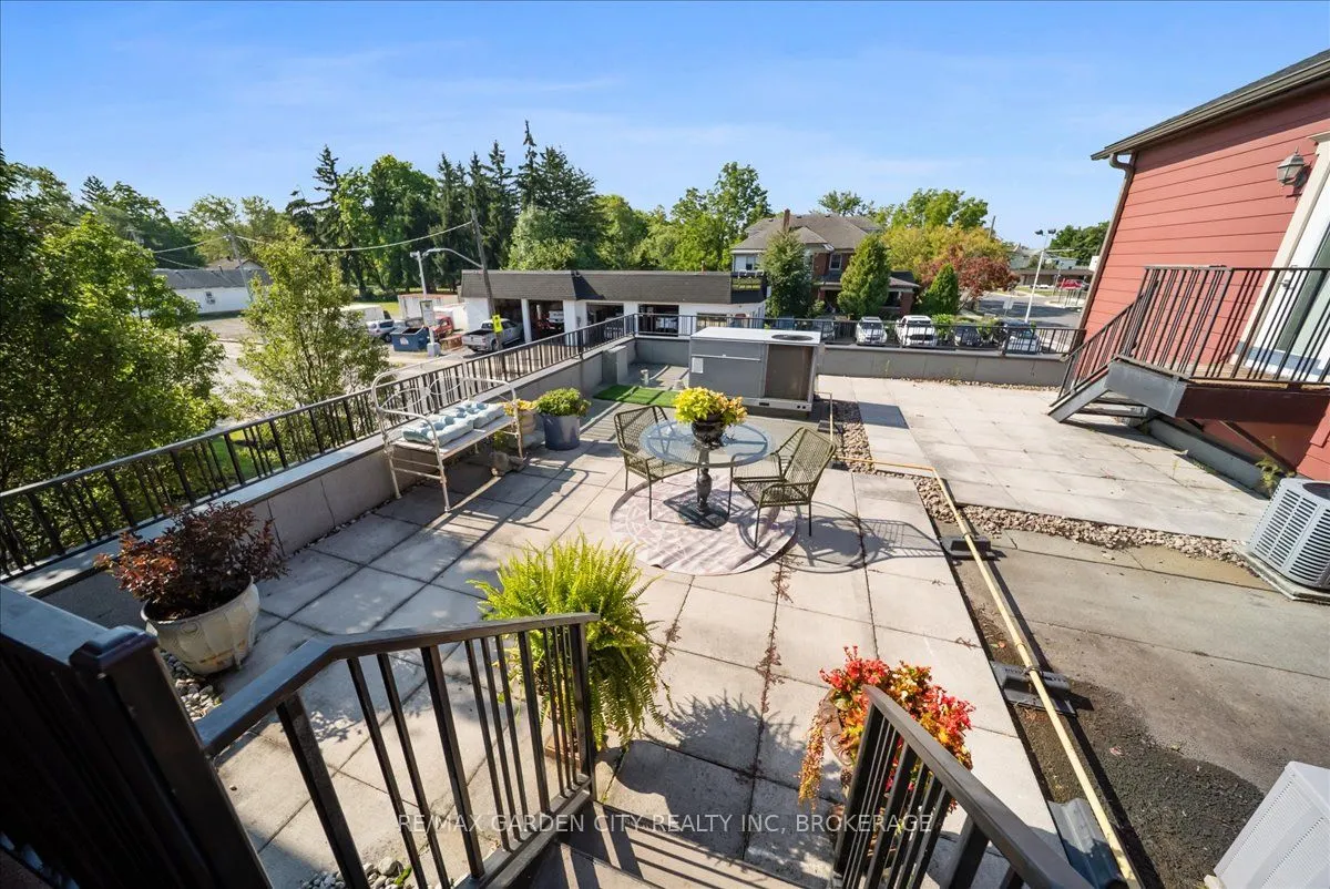 3710 MAIN Street, #201
