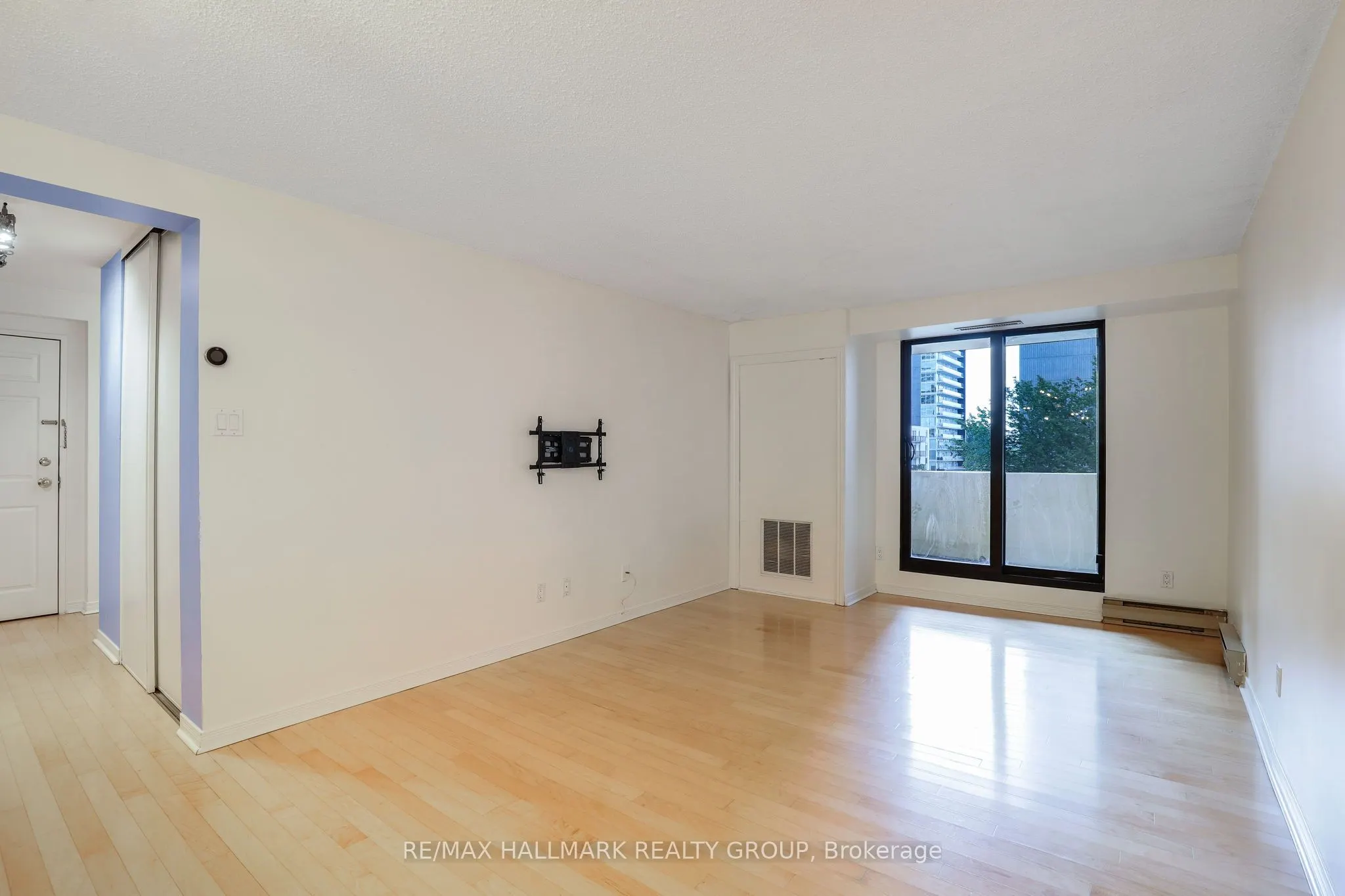 200 Bay Street, #704