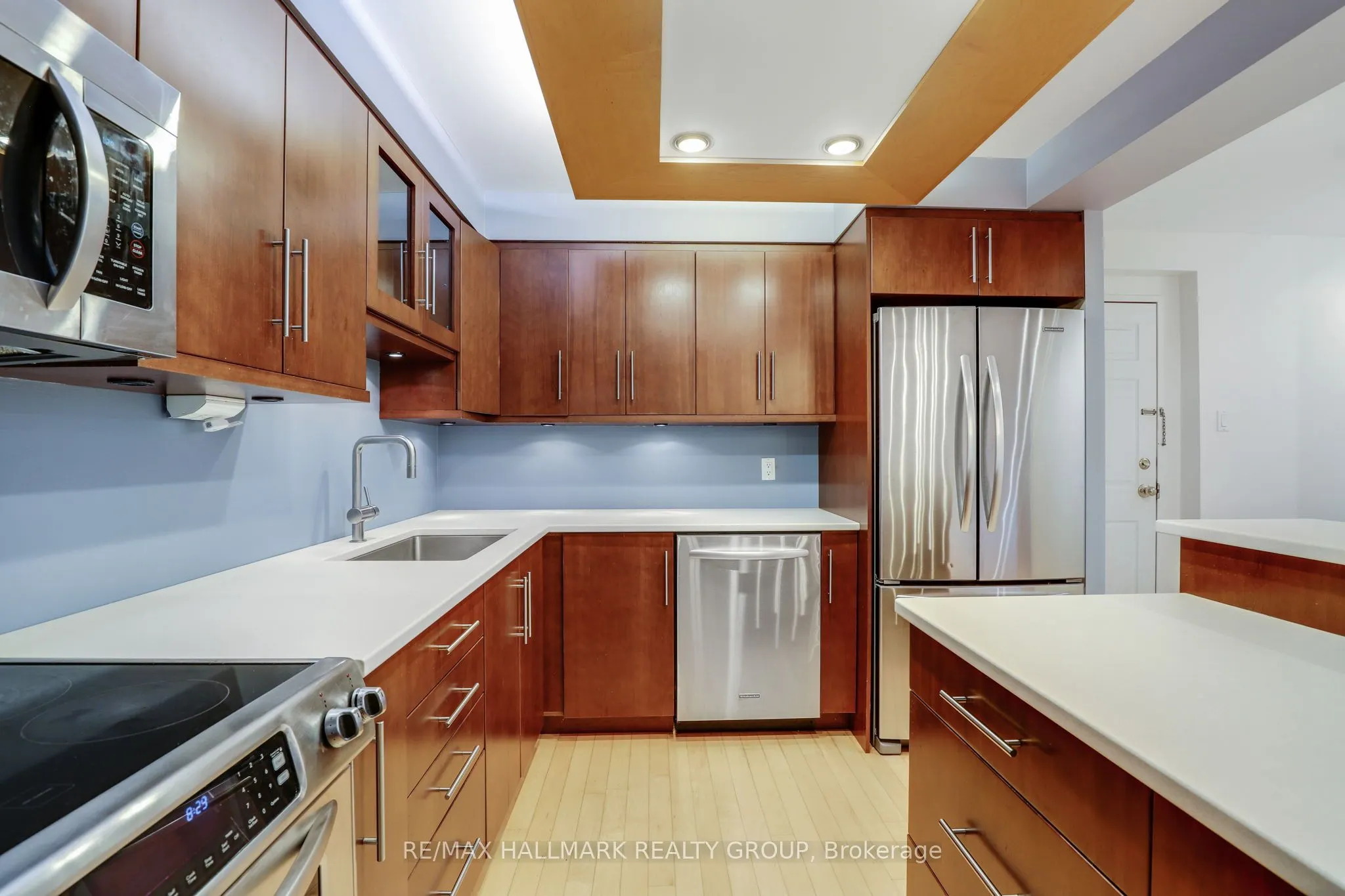 200 Bay Street, #704