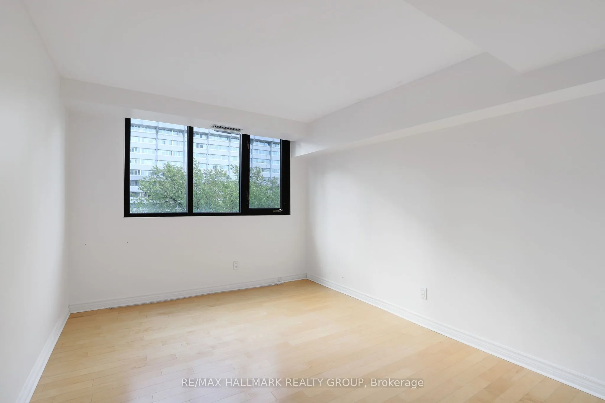 200 Bay Street, #704