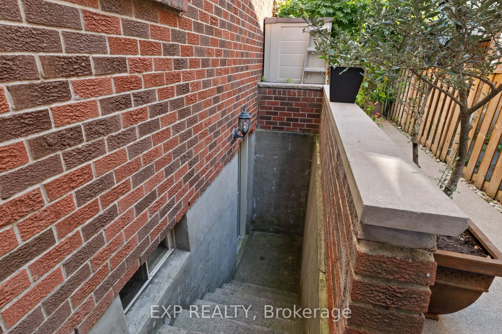 38 Capri Street