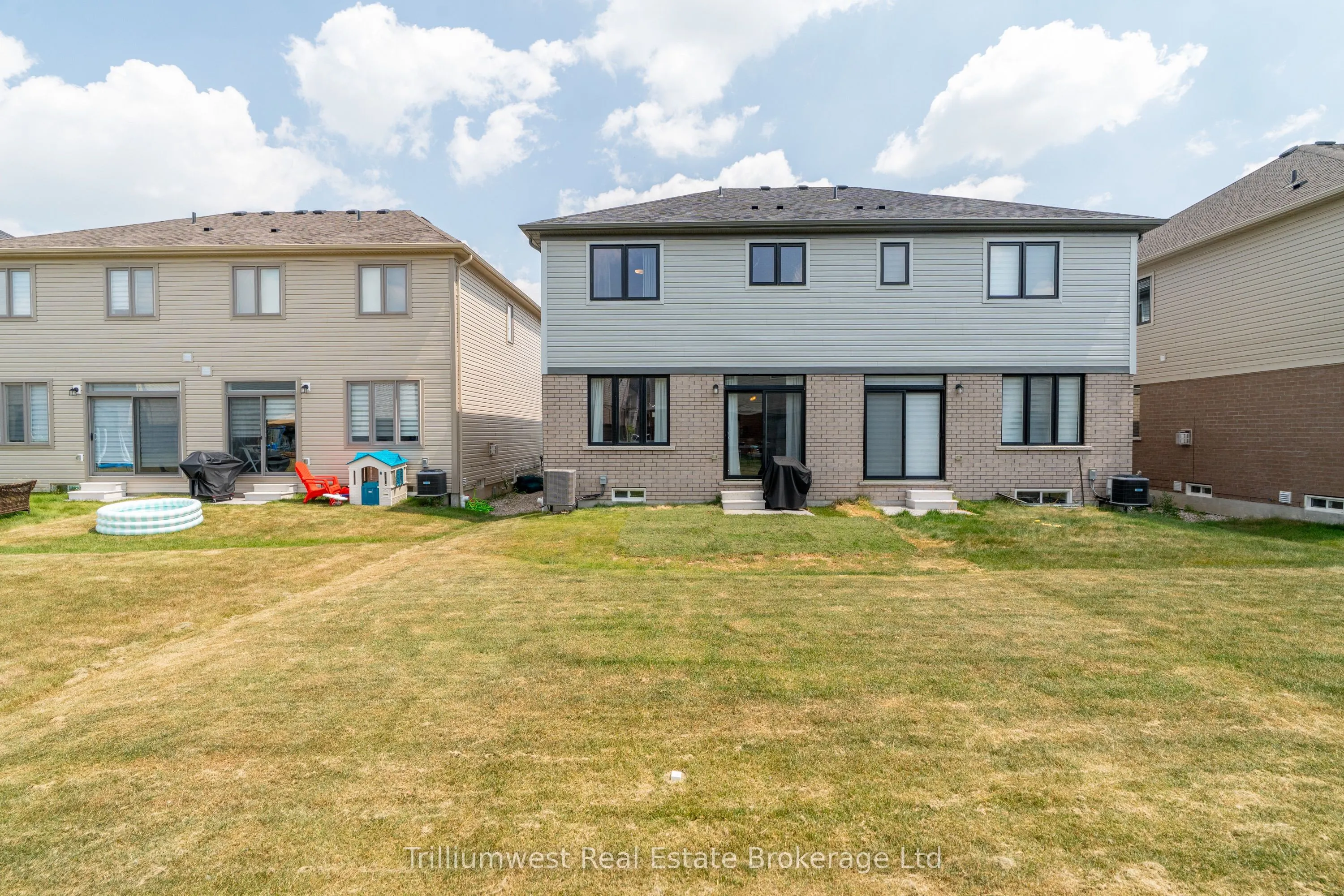 192 Elliot Avenue W