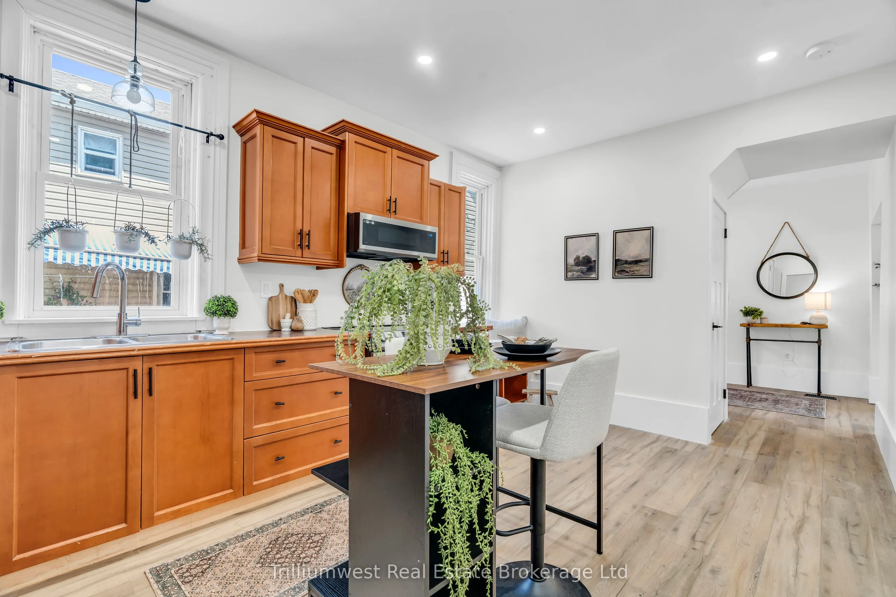 151 Frederick Street E