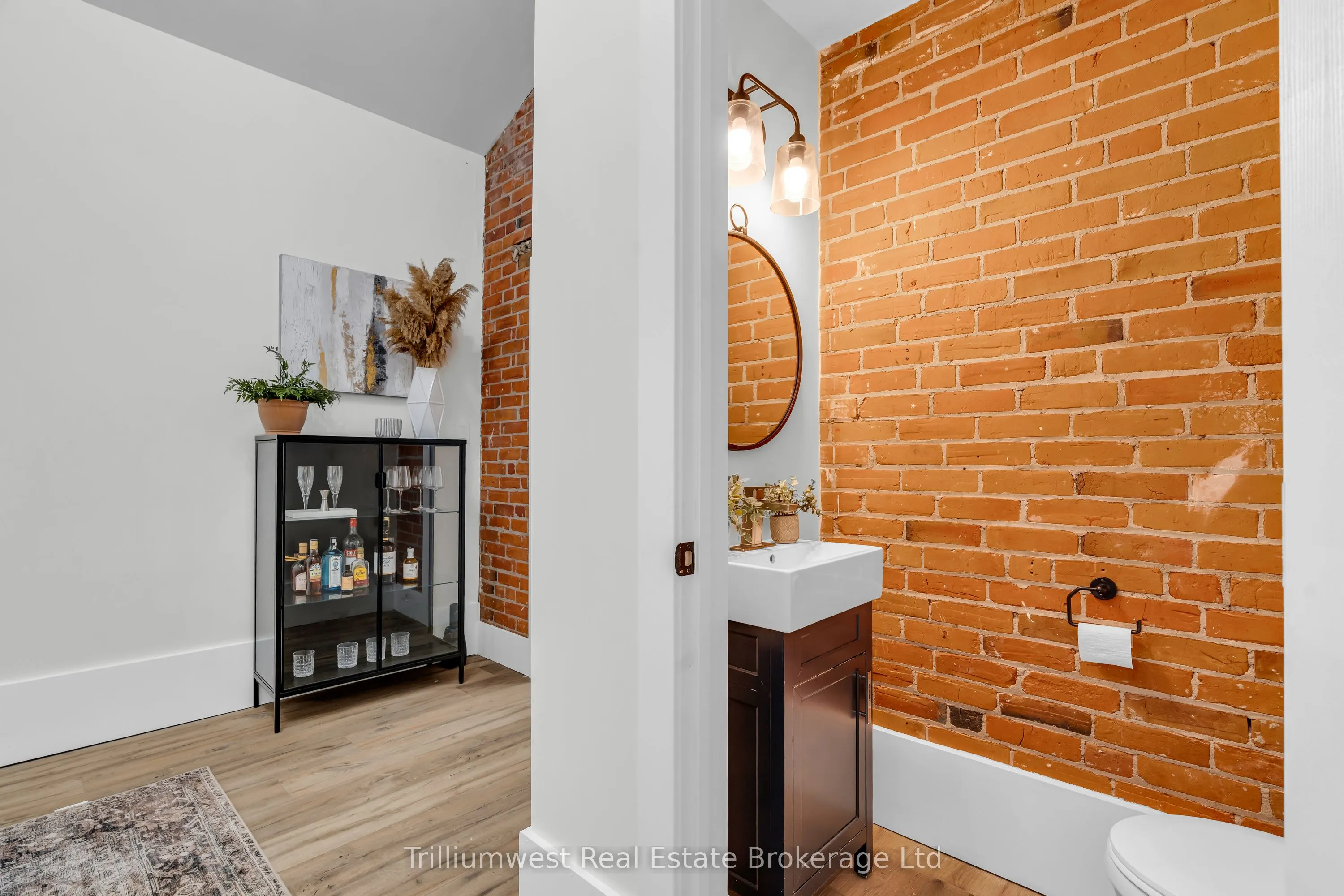 151 Frederick Street E