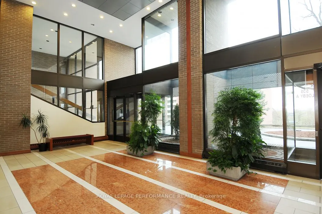 505 St Laurent Boulevard, #2302