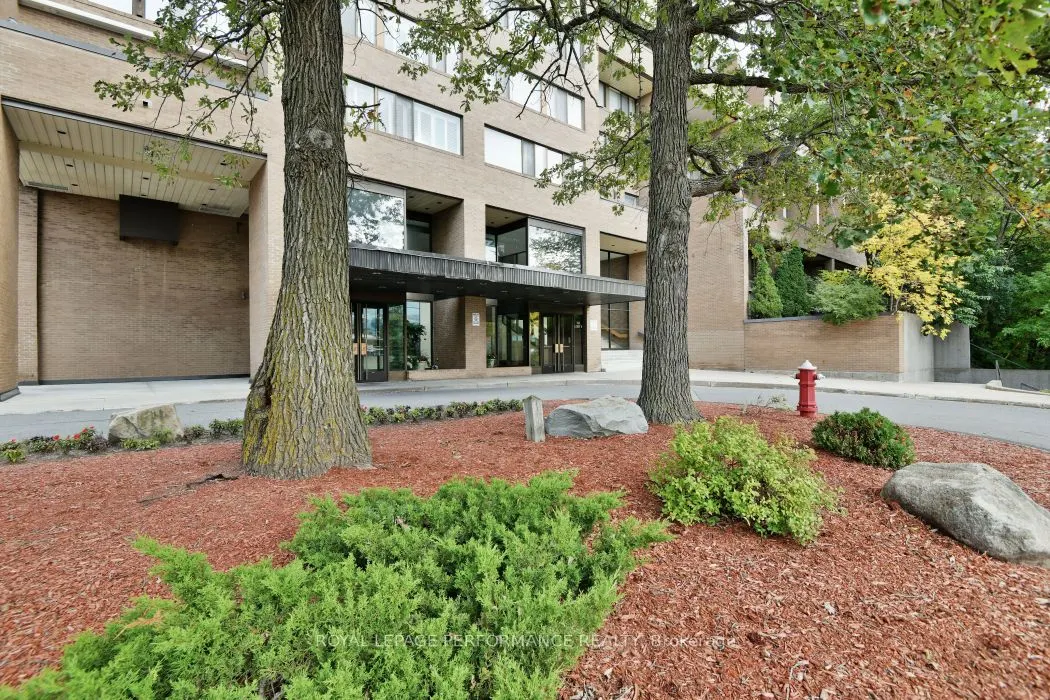 505 St Laurent Boulevard, #2302