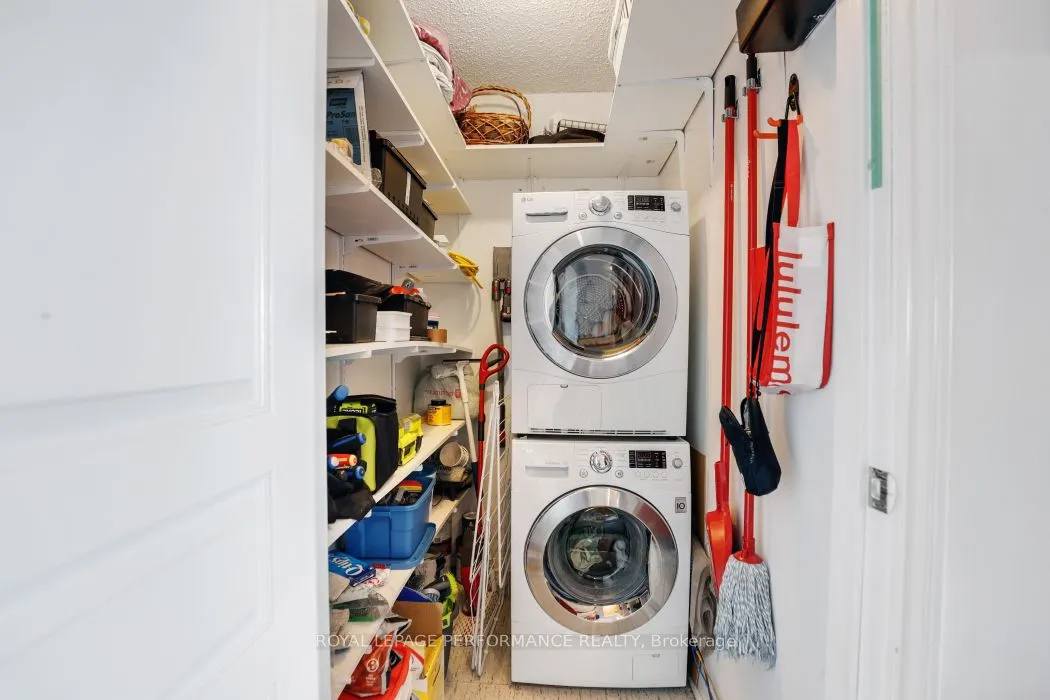 505 St Laurent Boulevard, #2302