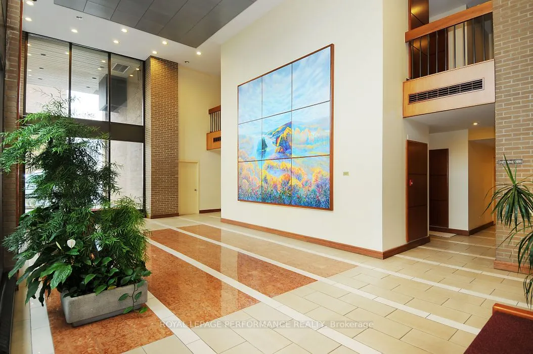 505 St Laurent Boulevard, #2302
