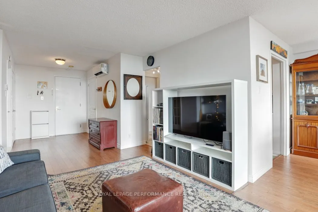505 St Laurent Boulevard, #2302