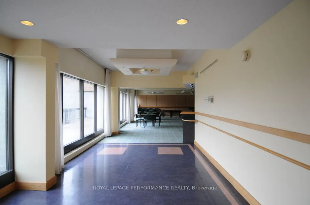 505 St Laurent Boulevard, #2302