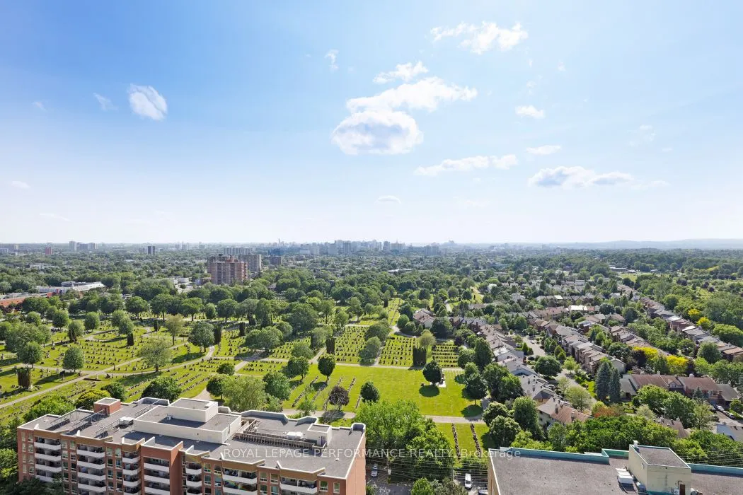 505 St Laurent Boulevard, #2302