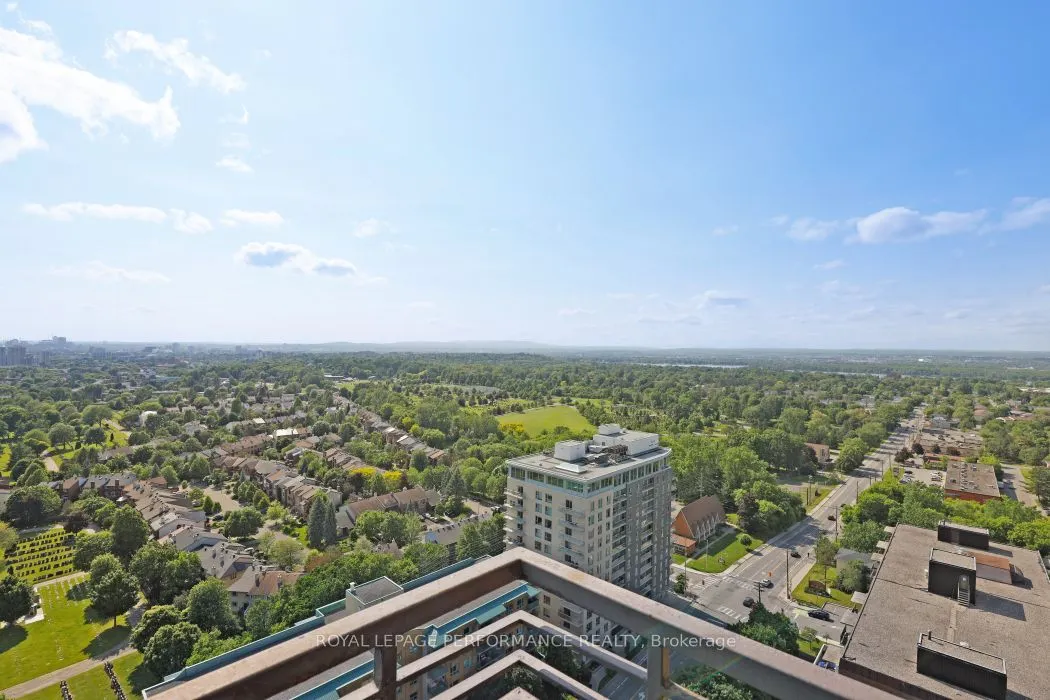 505 St Laurent Boulevard, #2302