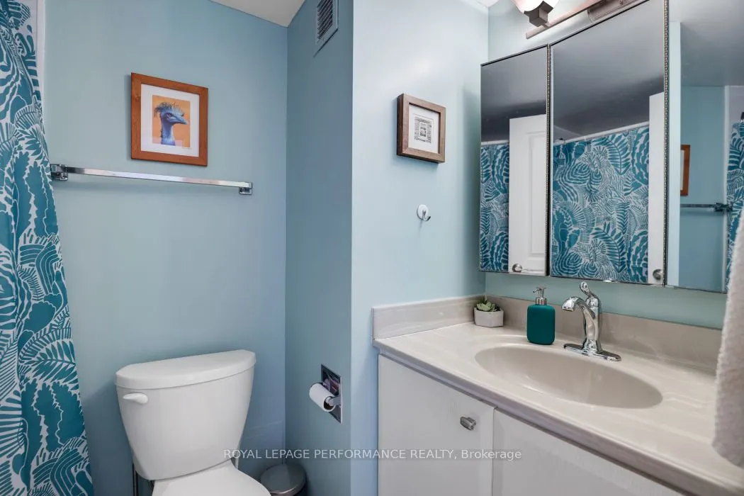 505 St Laurent Boulevard, #2302