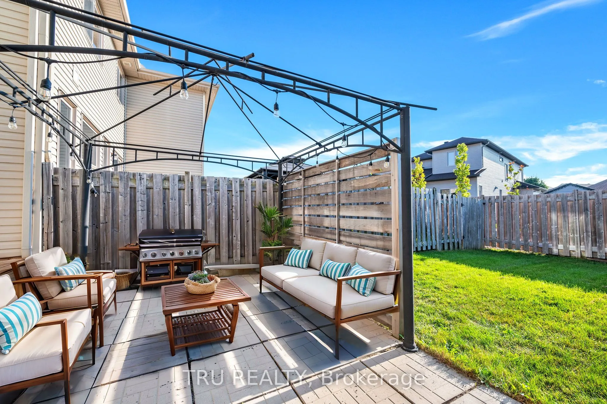 960 Linaria Walk