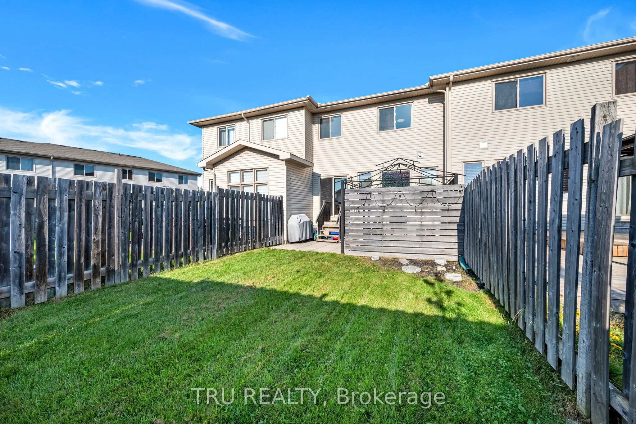 960 Linaria Walk