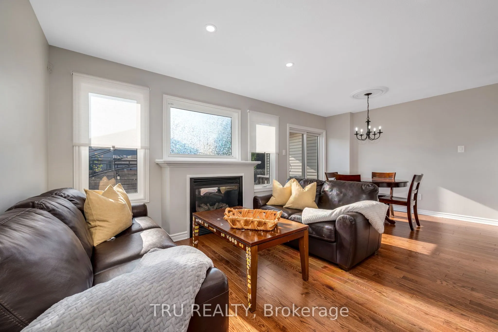 960 Linaria Walk