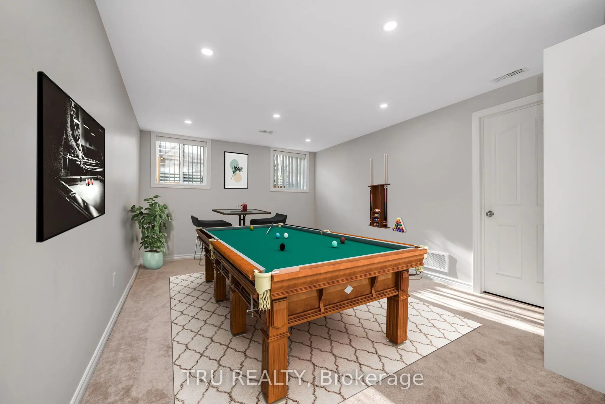 960 Linaria Walk