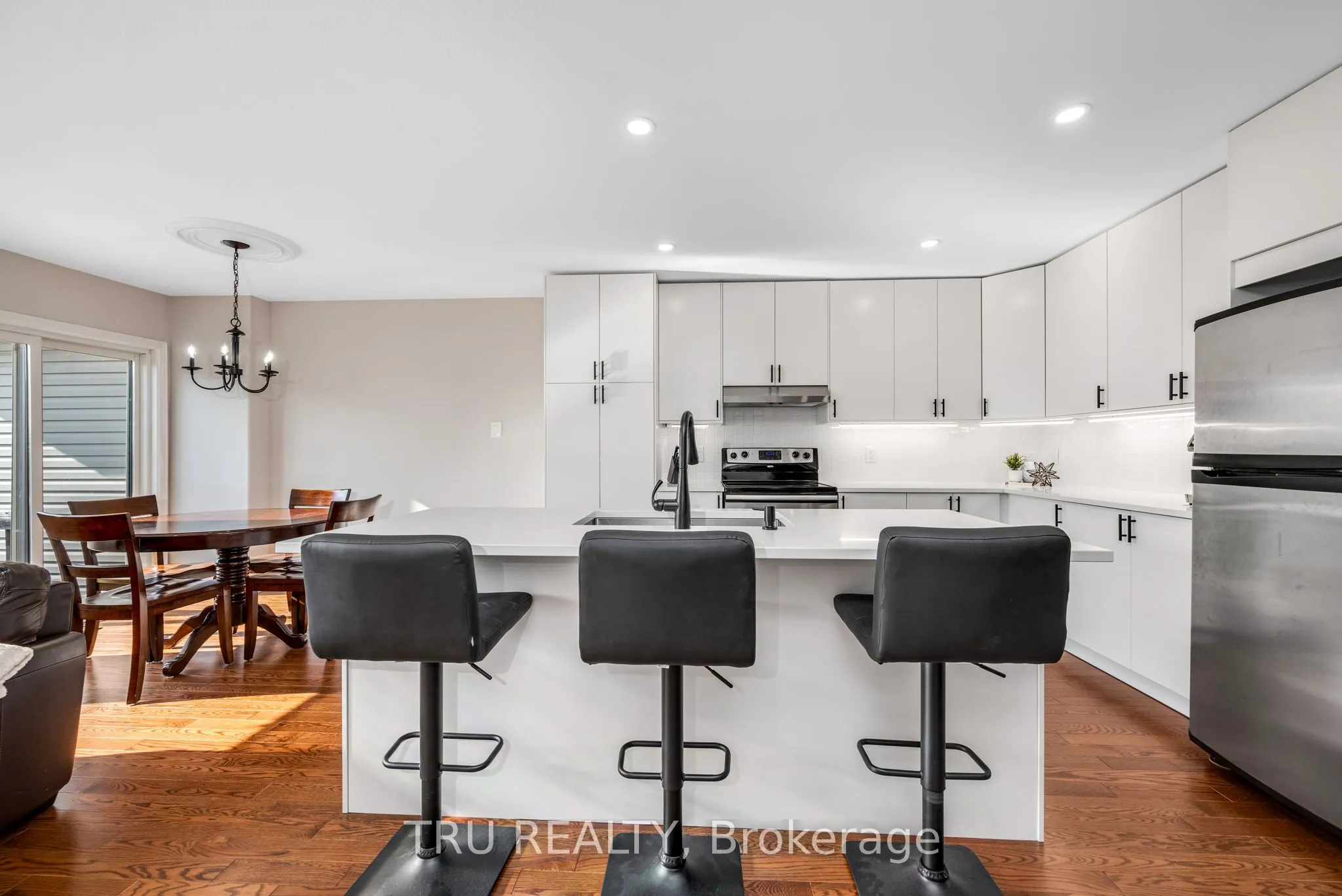 960 Linaria Walk