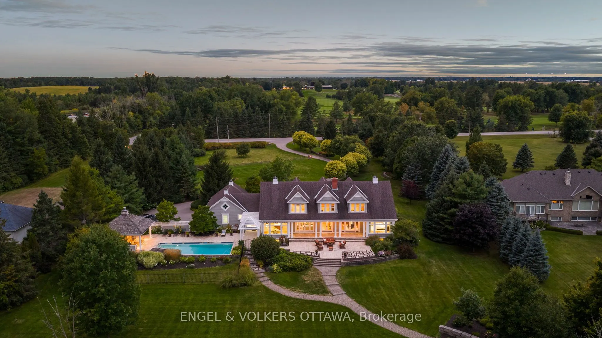 6029 Rideau Valley Drive N