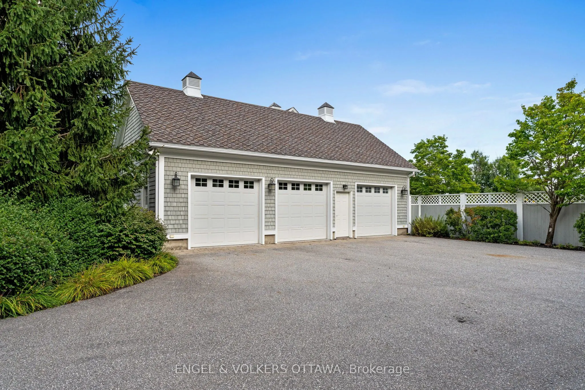 6029 Rideau Valley Drive N