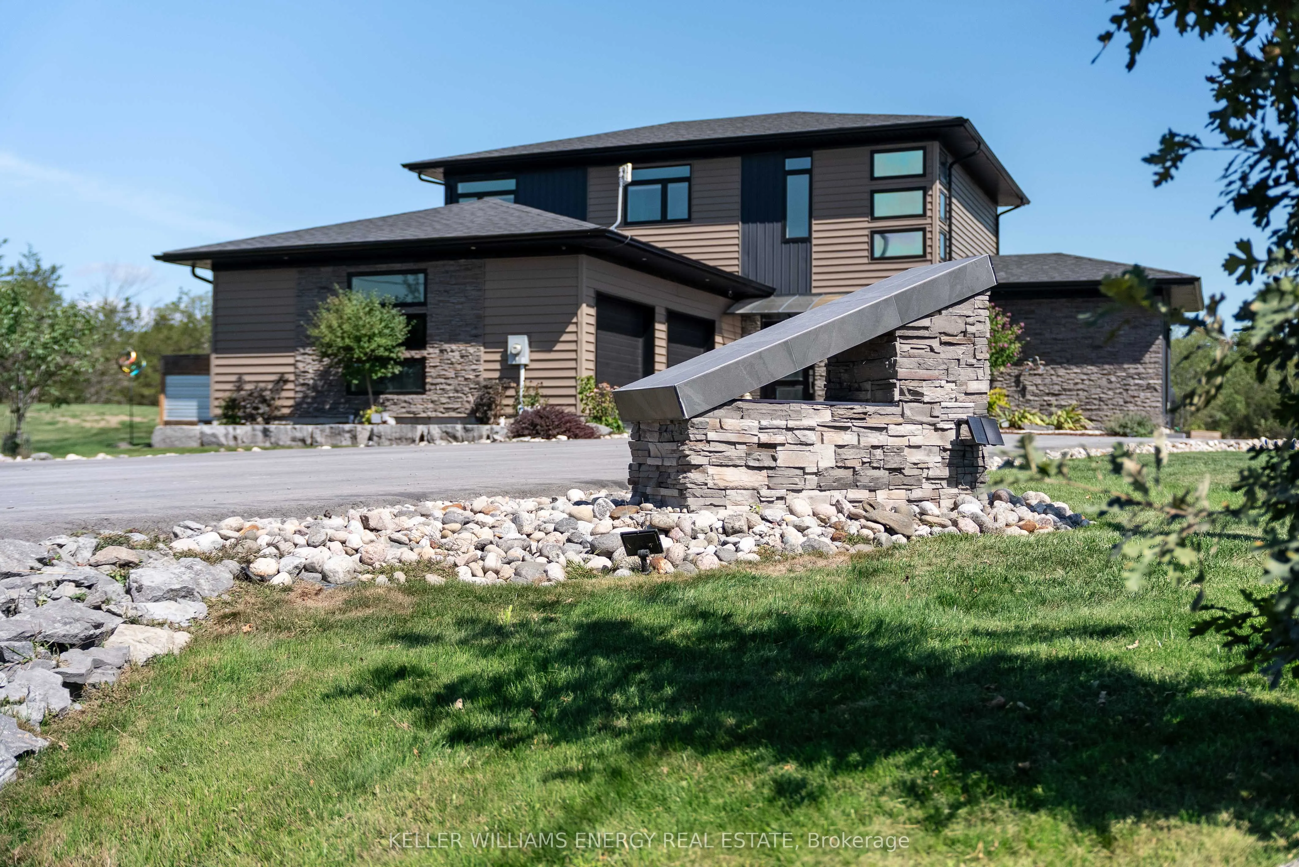 108 Foster Road