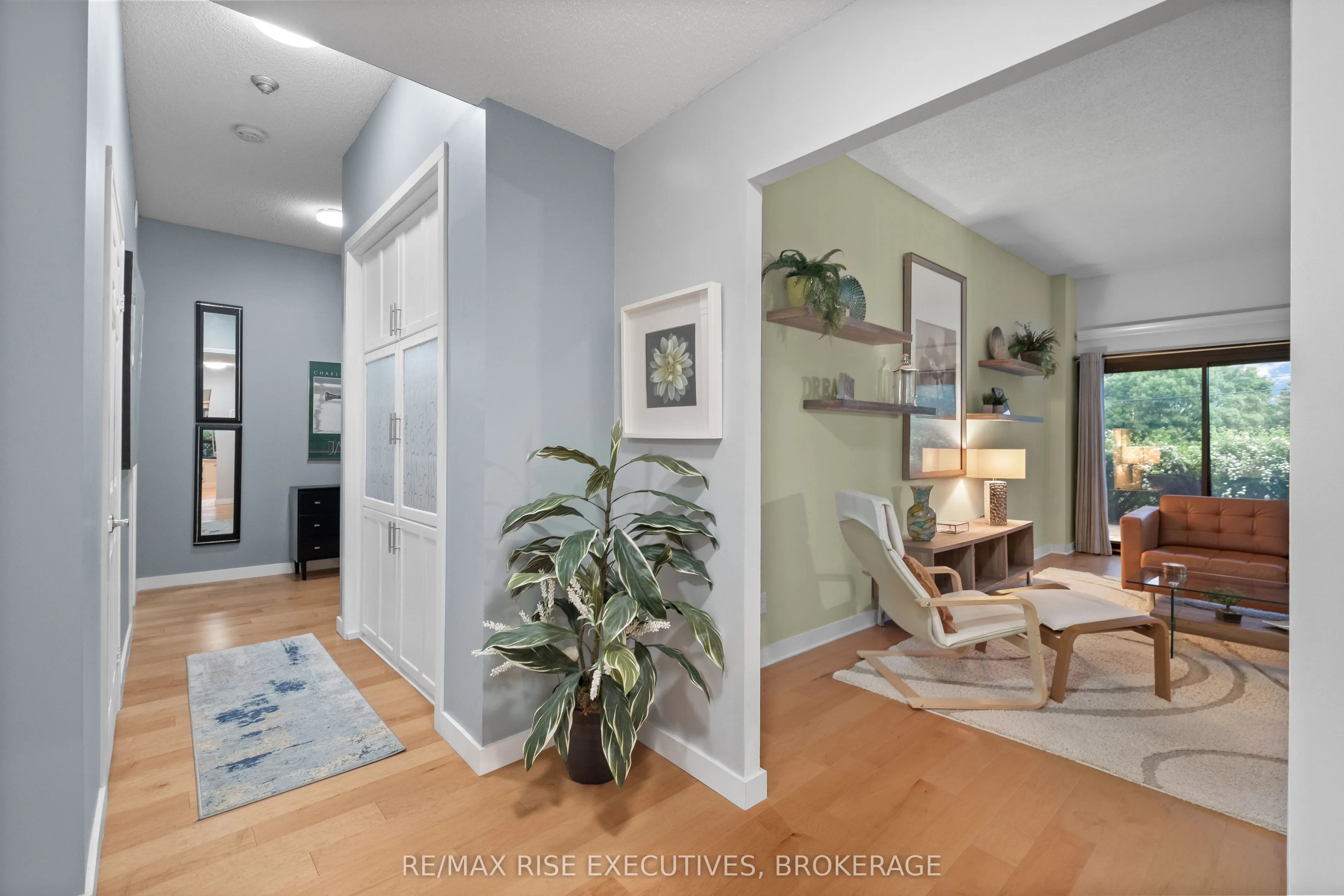 1000 KING Street W, #102