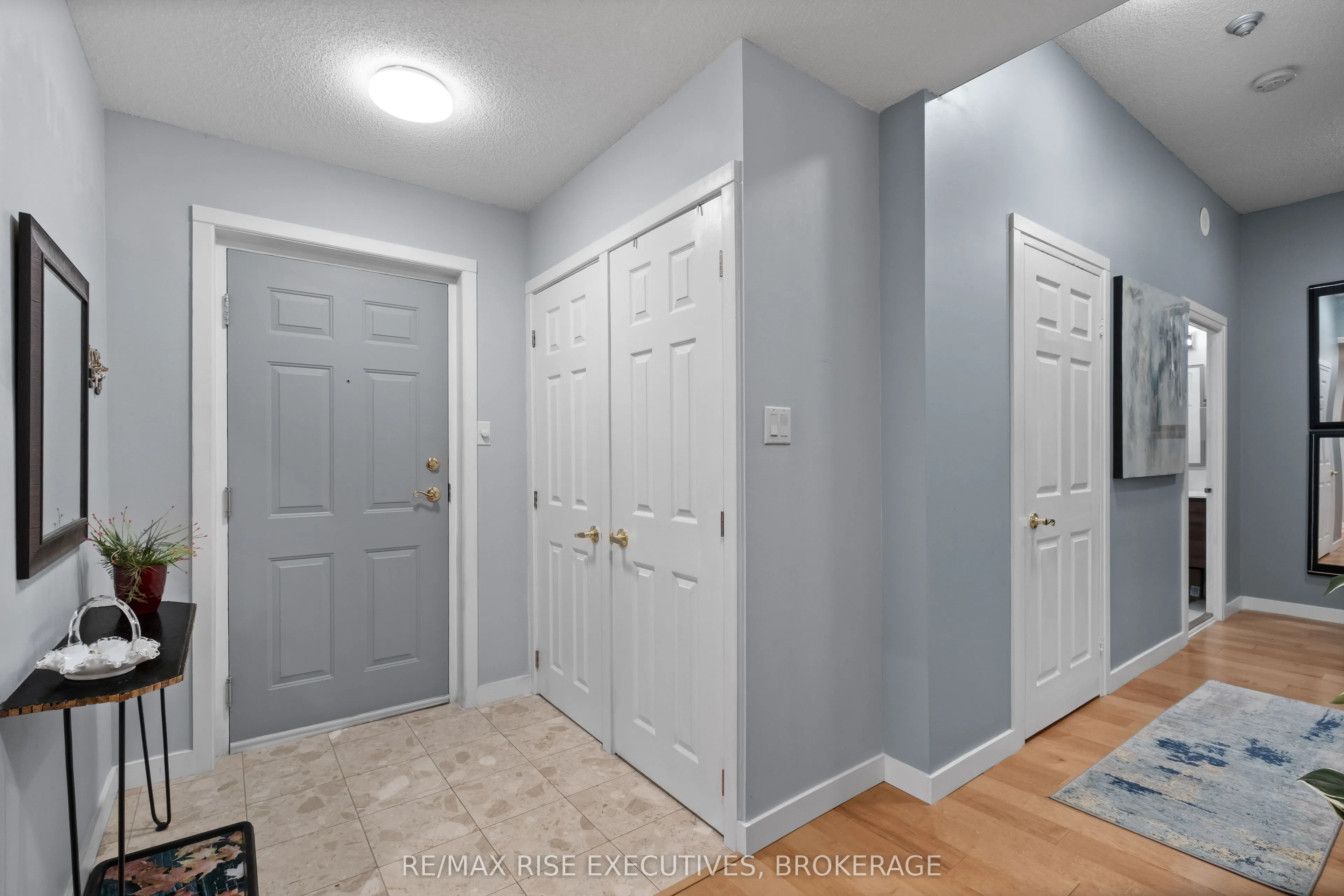 1000 KING Street W, #102