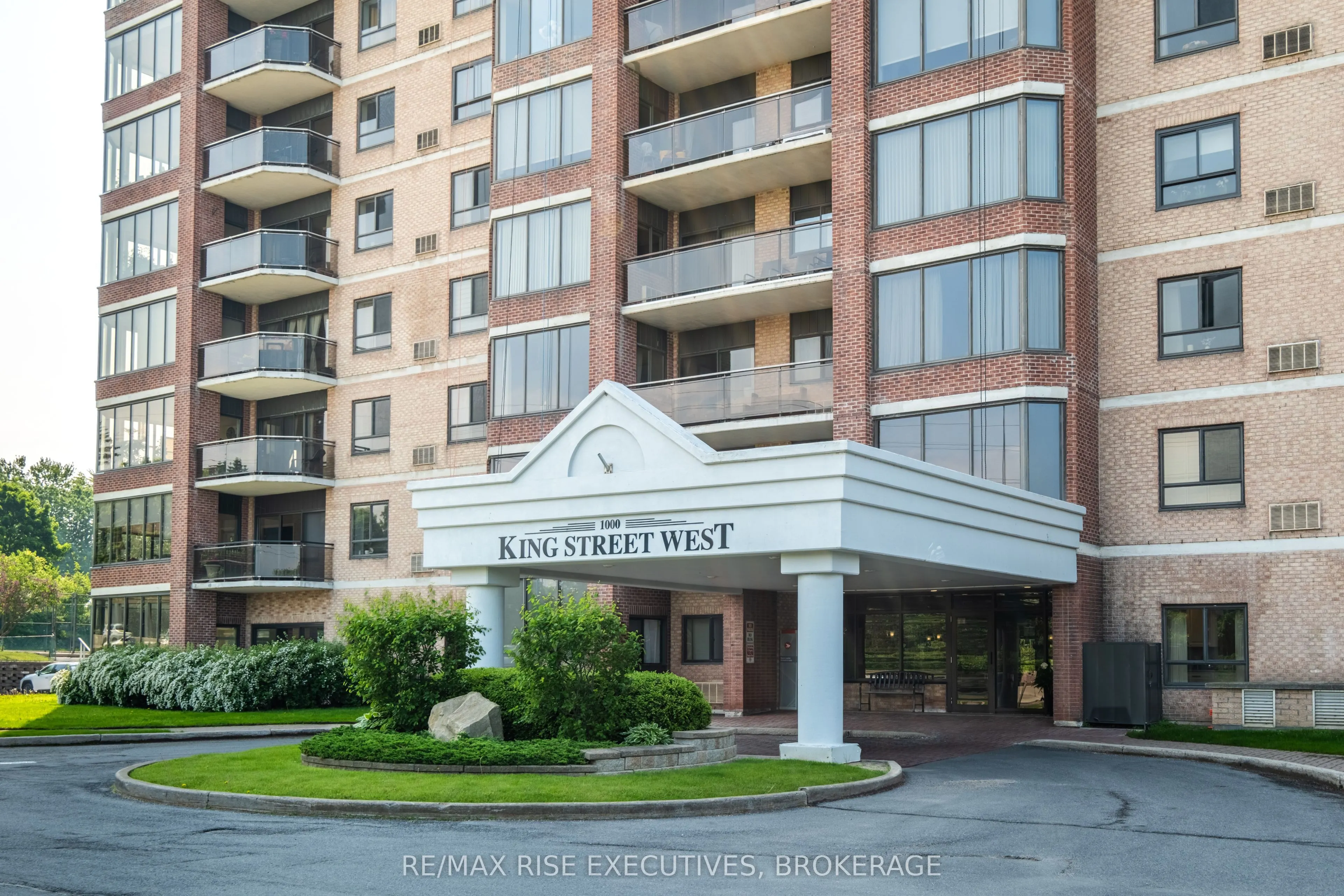 1000 KING Street W, #102
