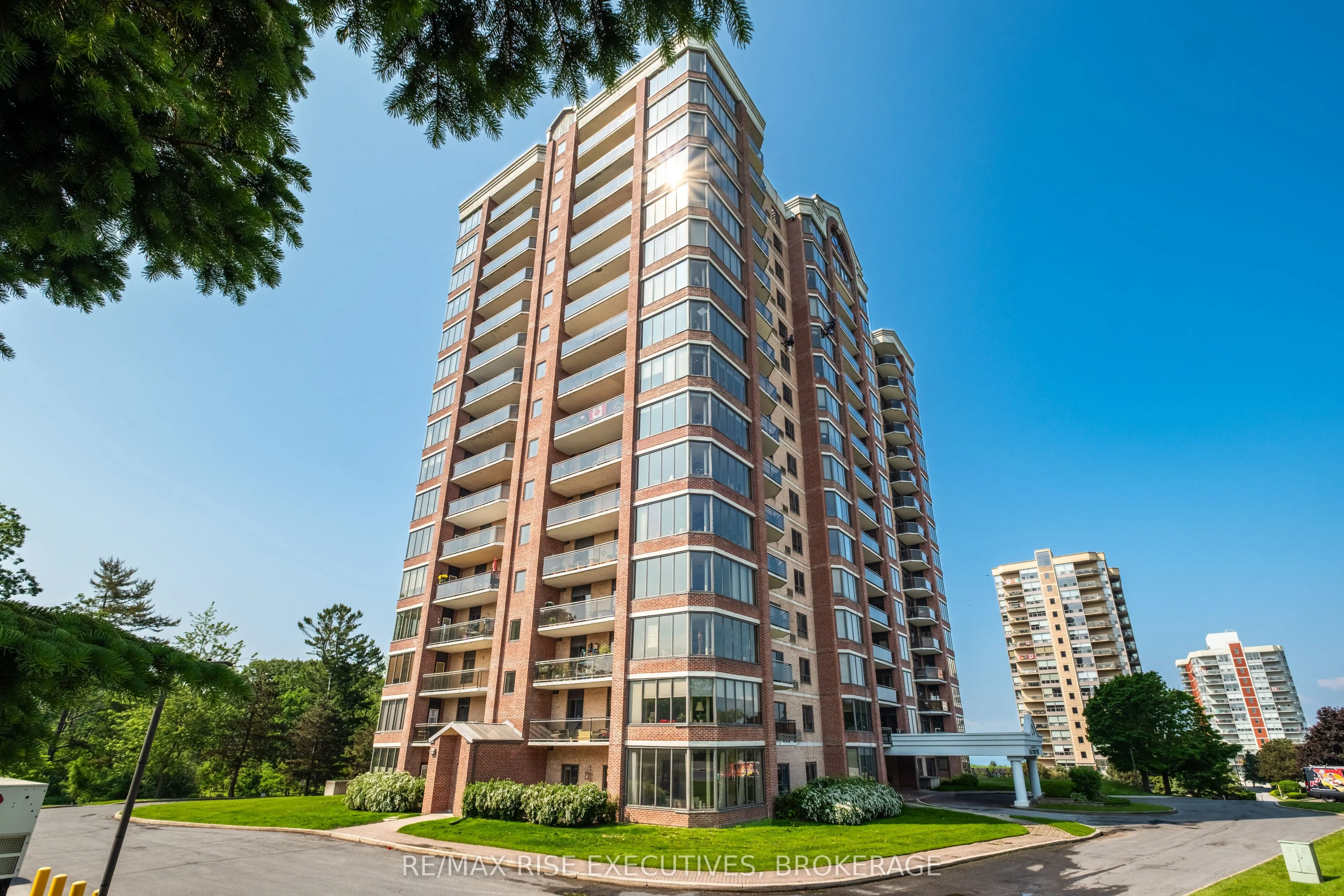1000 KING Street W, #102