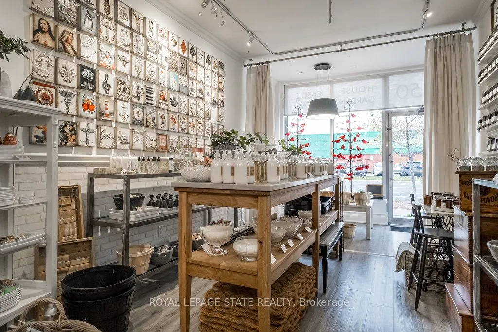 850-858 King Street W