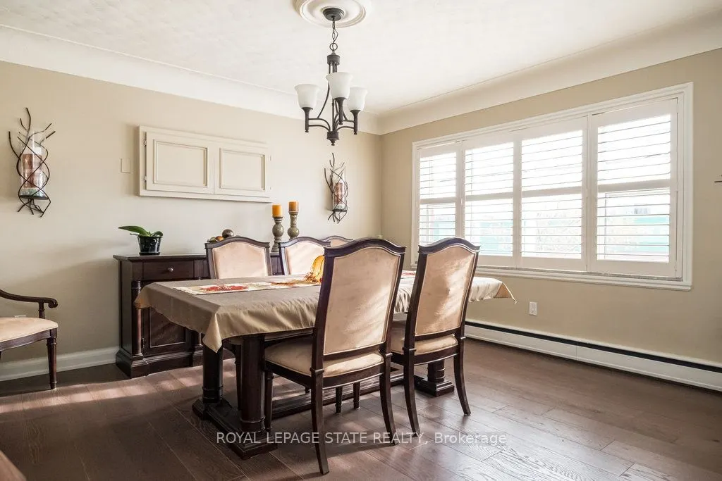 850-858 King Street W