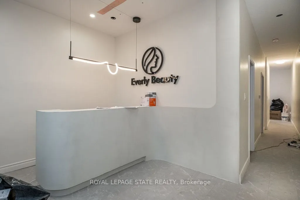 850-858 King Street W