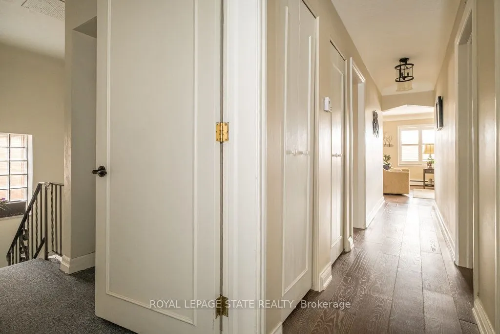 850-858 King Street W