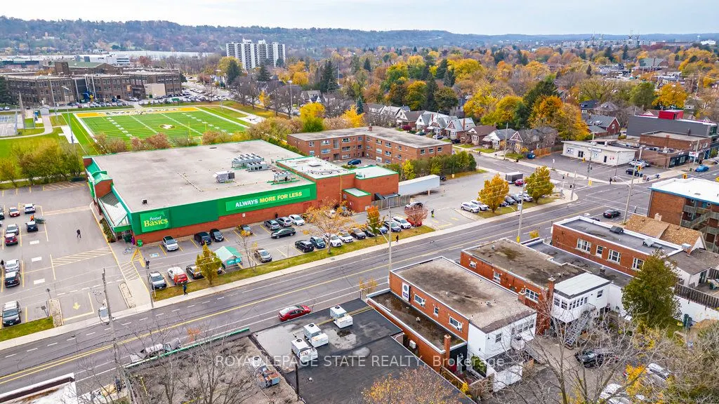 850-858 King Street W