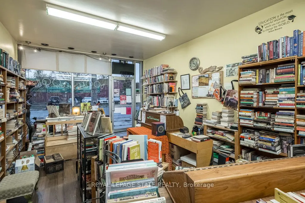 850-858 King Street W