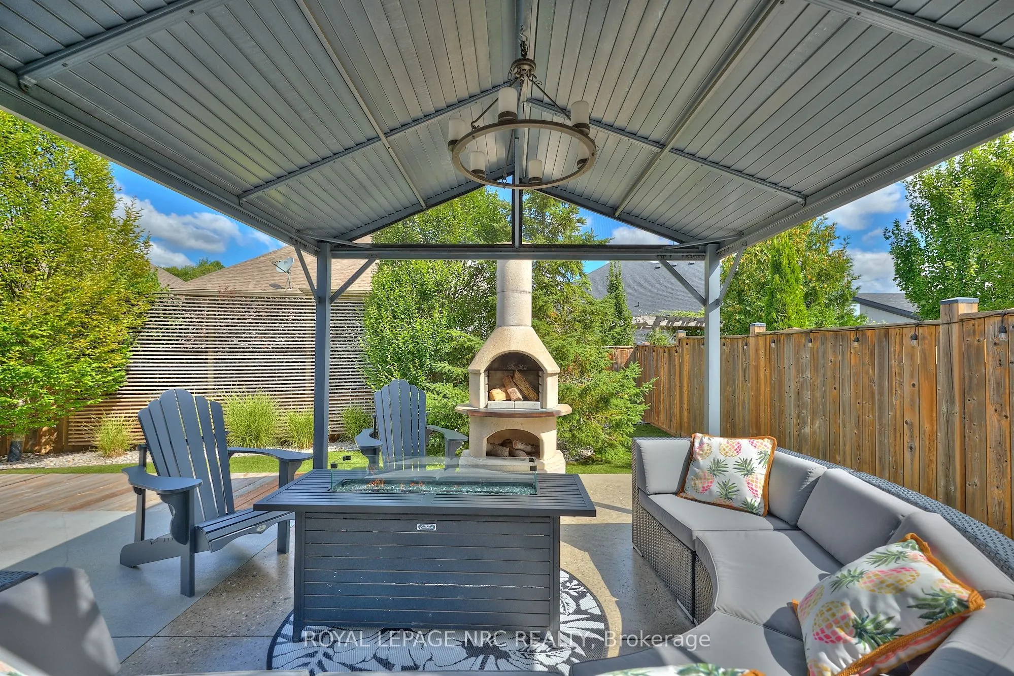 60 Rosewood Crescent