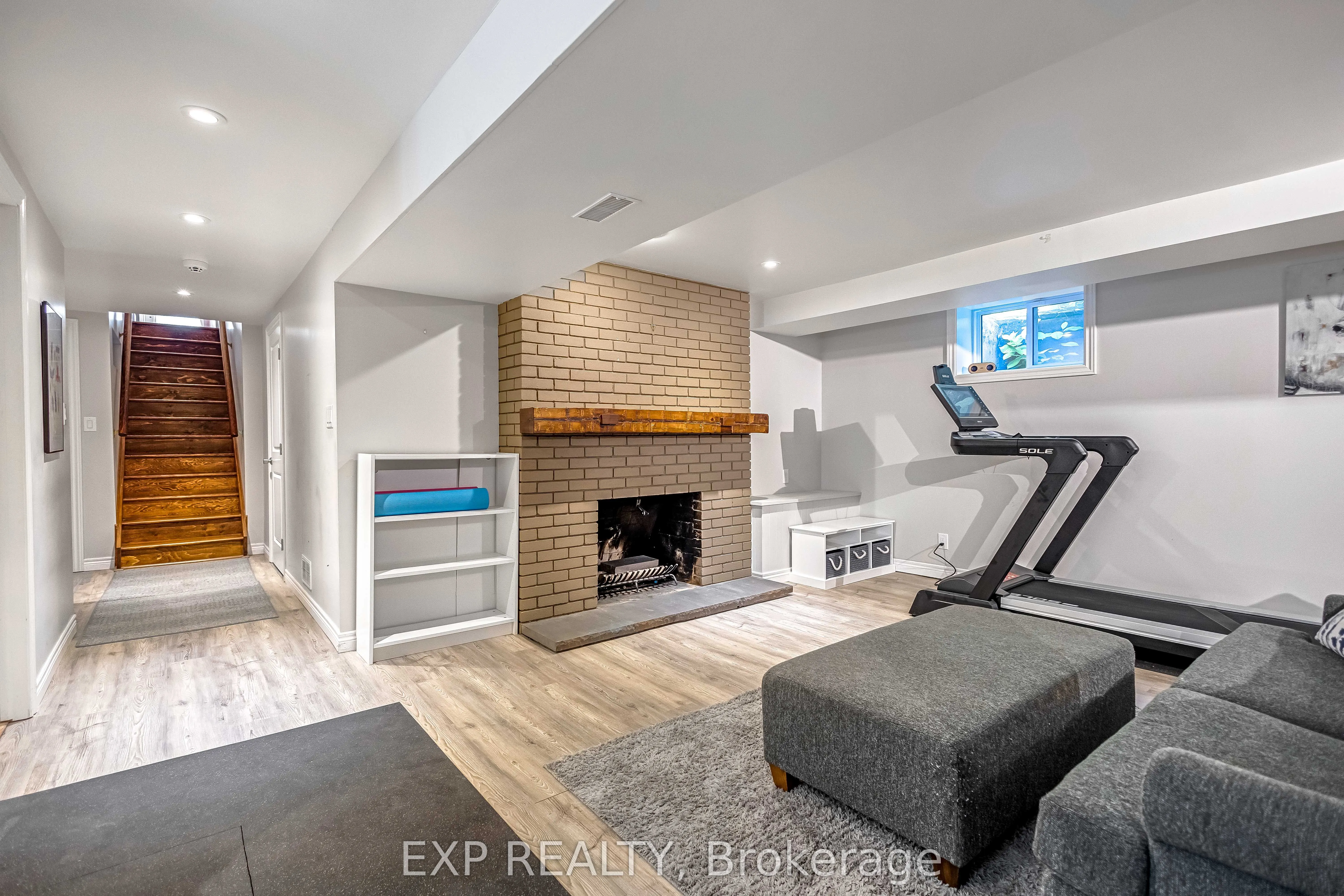 5585 Belmont Avenue